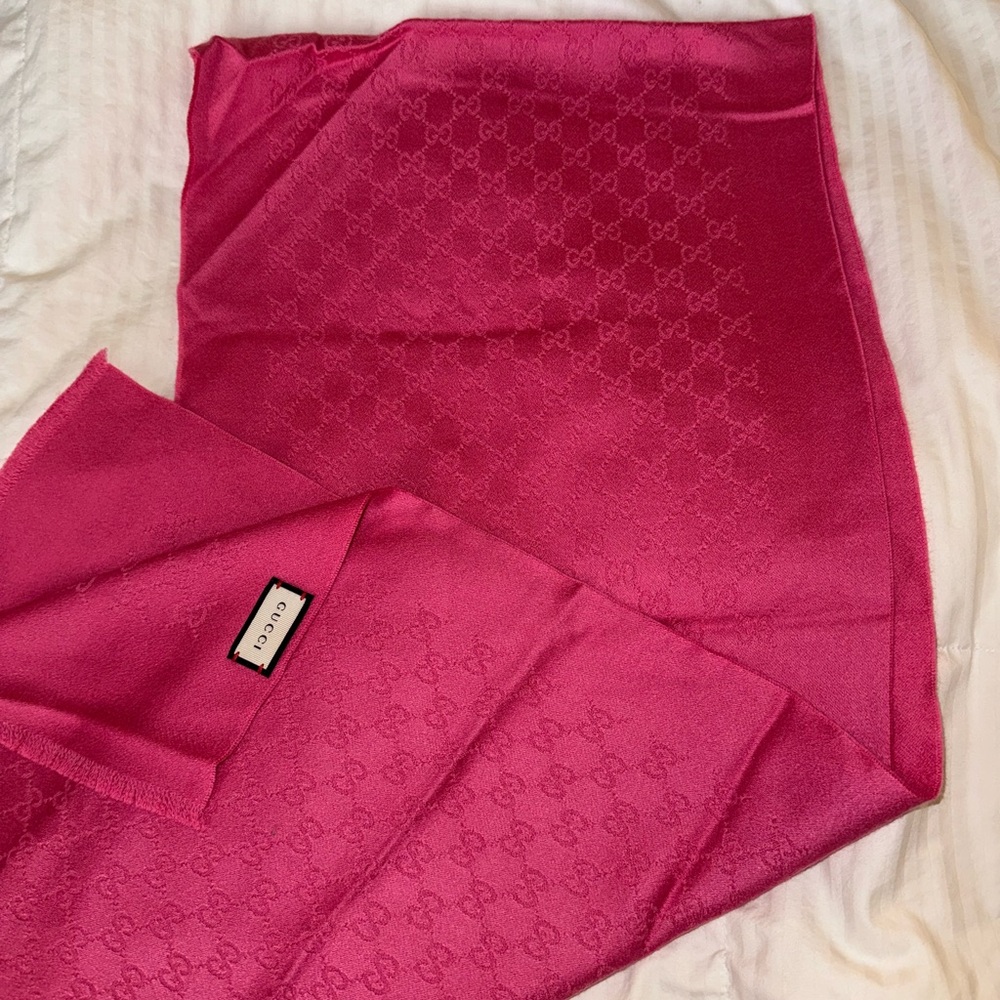 Authentic Gucci scarf 100% cashmere MADE IN ITALY